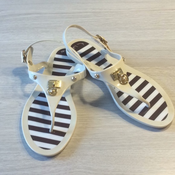 henri bendel Shoes - Henri Bendel Miss Bendel Cream Jelly Sandals -Sz 7